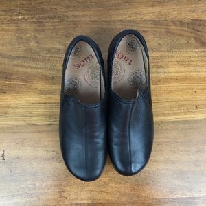 Taos Shoes Black Leather Loafer Women's Size 8.5